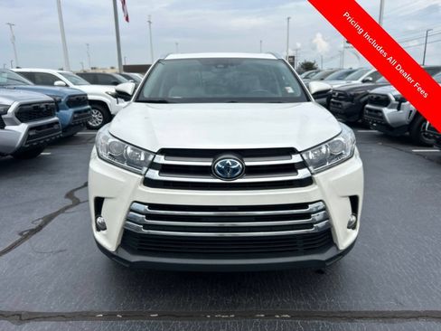 Used 2017 Toyota Highlander Limited AWD/4WD image 30