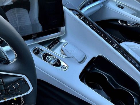 Used 2025 Chevrolet Corvette Stingray Premium Conv w/ 3LT image 15