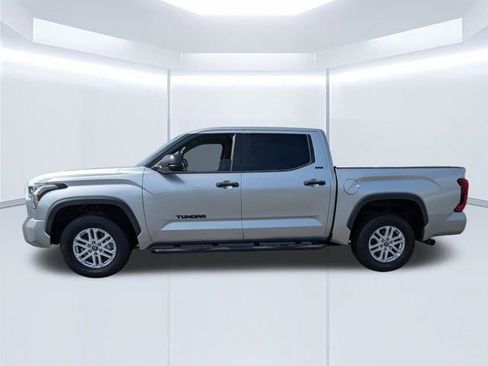 Used 2022 Toyota Tundra SR5 AWD/4WD image 7