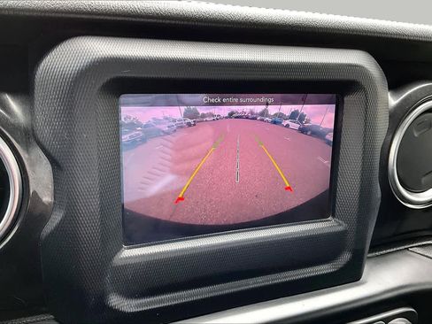 Used 2020 Jeep Wrangler Unlimited Sahara AWD/4WD image 26