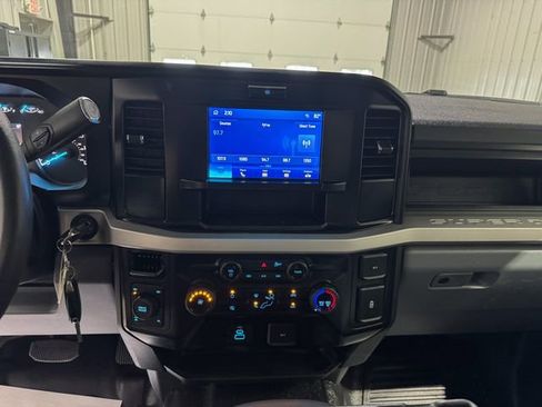 Used 2025 Ford F250 XL AWD/4WD image 14
