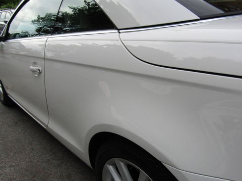 Used 2013 Volkswagen Eos Komfort FWD image 7