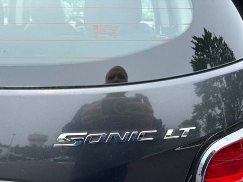 Used 2015 Chevrolet Sonic LT w/ Fun and Sun Package FWD image 8