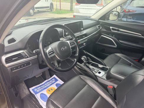 Used 2020 Kia Telluride S w/ S 8 Passenger Seating Package FWD image 23
