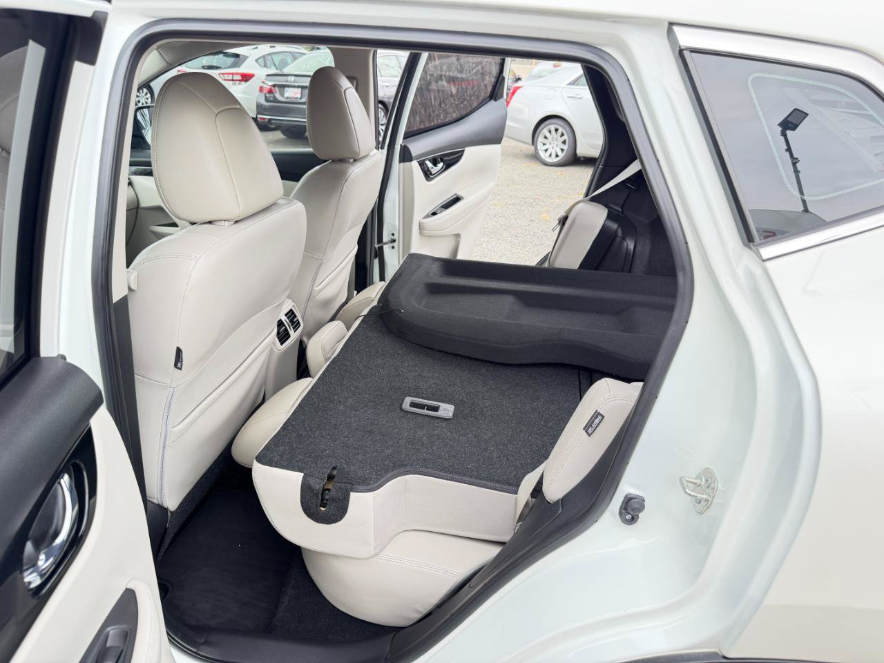 Used 2022 Nissan Rogue Sport SL AWD/4WD image 36