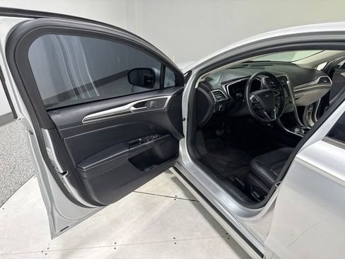 Used 2019 Ford Fusion SEL FWD image 8