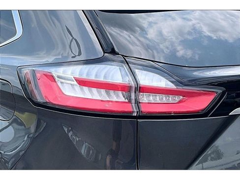 Used 2019 Ford Edge Titanium w/ Cold Weather Package AWD/4WD image 30