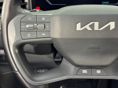 Used 2024 Kia EV9 Wind image 21