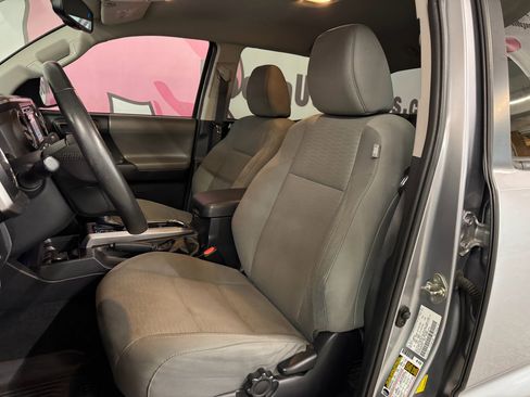 Used 2016 Toyota Tacoma SR5 image 18