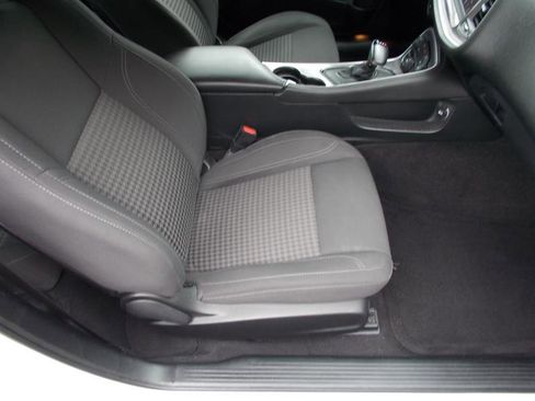 Used 2019 Dodge Challenger SXT RWD image 19