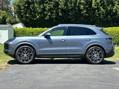 New 2026 Porsche Cayenne AWD/4WD image 2