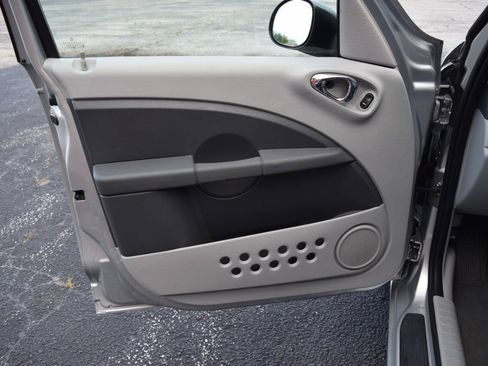 Used 2006 Chrysler PT Cruiser Touring FWD image 27