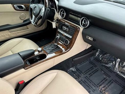Used 2015 Mercedes-Benz SLK 350 image 14