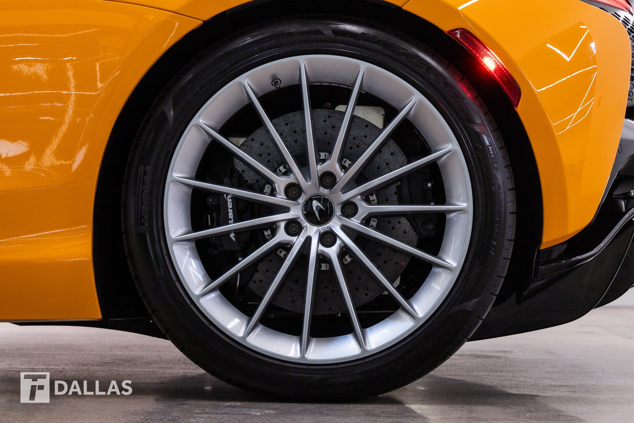 Used 2026 McLaren Artura RWD image 6