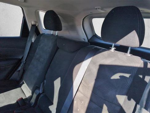 Used 2014 Nissan Rogue SV image 18