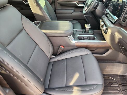 Certified 2026 GMC Sierra 1500 SLT image 12