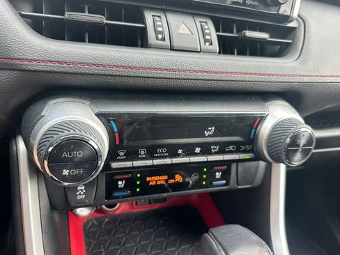 Used 2020 Toyota RAV4 TRD Off-Road w/ TRD Off-Road Weather Package AWD/4WD image 25