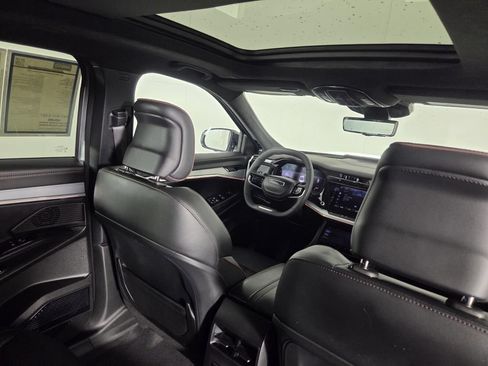 Used 2025 Jeep Wagoneer S Launch Edition AWD/4WD image 32