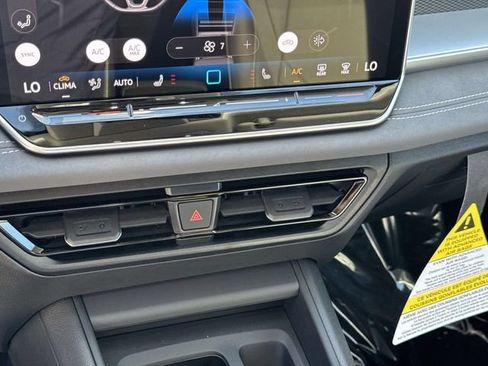 New 2026 Volkswagen Tiguan SE AWD/4WD image 22
