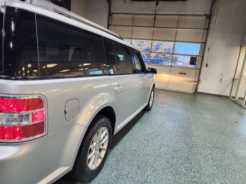 Used 2019 Ford Flex SE image 7