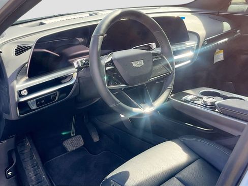 Used 2025 Cadillac Lyriq Sport RWD image 9