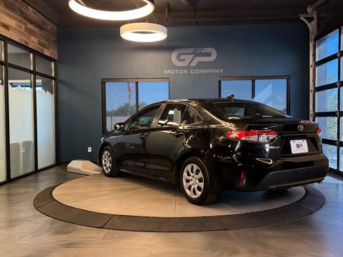 Used 2020 Toyota Corolla LE FWD image 5