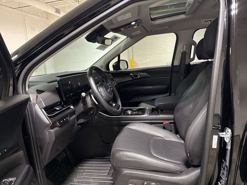 Used 2026 Kia Carnival SX w/ SX Dark Edition Package FWD image 21