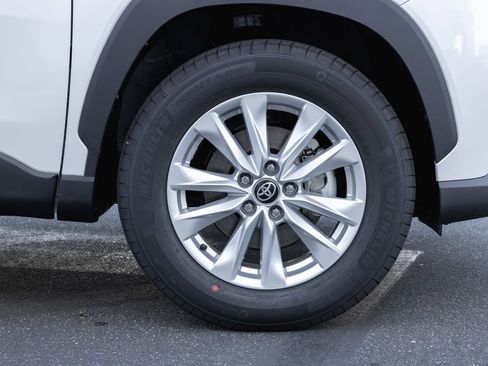 New 2026 Toyota Corolla Cross LE FWD image 4
