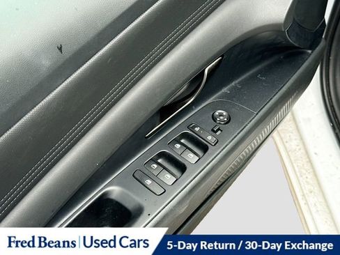 Used 2025 Hyundai Elantra SEL FWD image 23