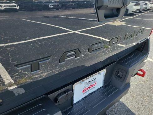 New 2025 Toyota Tacoma TRD Off-Road image 5