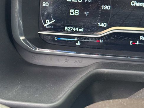 Used 2022 GMC Yukon SLE w/ Max Trailering Package image 1