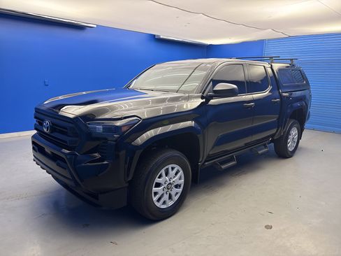 Used 2024 Toyota Tacoma SR image 4