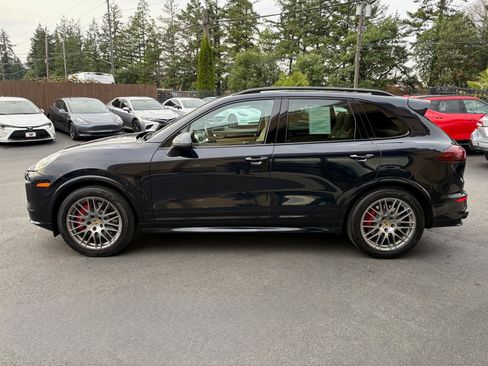 Used 2016 Porsche Cayenne GTS image 6