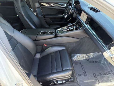 Used 2020 Porsche Panamera 4 image 19