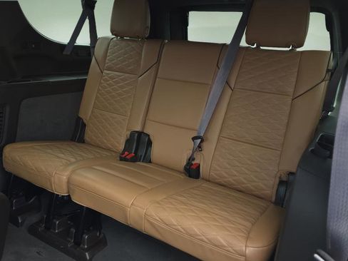 Used 2022 Cadillac Escalade ESV Premium Luxury image 26