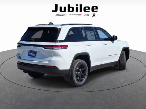 New 2025 Jeep Grand Cherokee Altitude AWD/4WD image 7