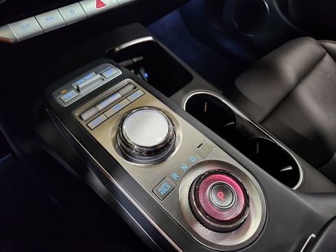 Used 2024 Genesis GV70 2.5T w/ Select Package image 40