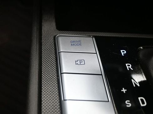 Used 2024 Hyundai Elantra SEL image 15