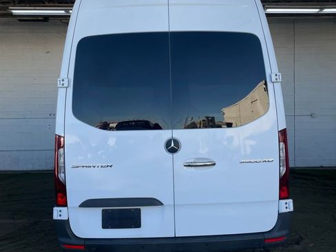 Used 2022 Mercedes-Benz Sprinter 3500 image 4