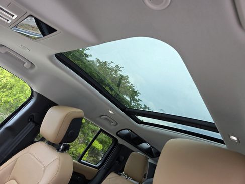 New 2026 Land Rover Defender 110 X-Dynamic SE image 12