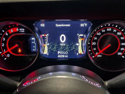 Used 2021 Jeep Wrangler Unlimited Rubicon AWD/4WD image 27