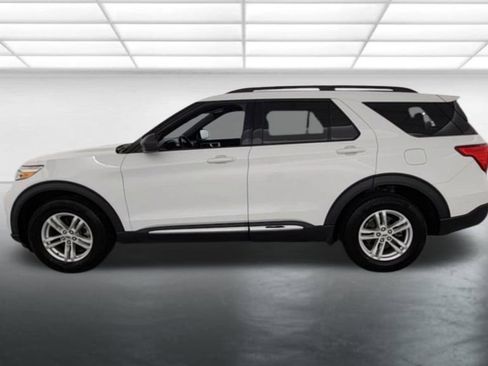 Used 2020 Ford Explorer XLT w/ Comfort Package AWD/4WD image 4