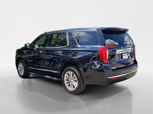 Used 2024 GMC Yukon SLT AWD/4WD image 3