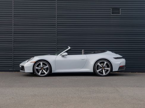 Certified 2025 Porsche 911 Carrera image 2