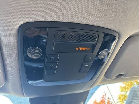 Certified 2023 Kia Carnival LX image 18