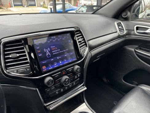 Used 2019 Jeep Grand Cherokee Limited image 31