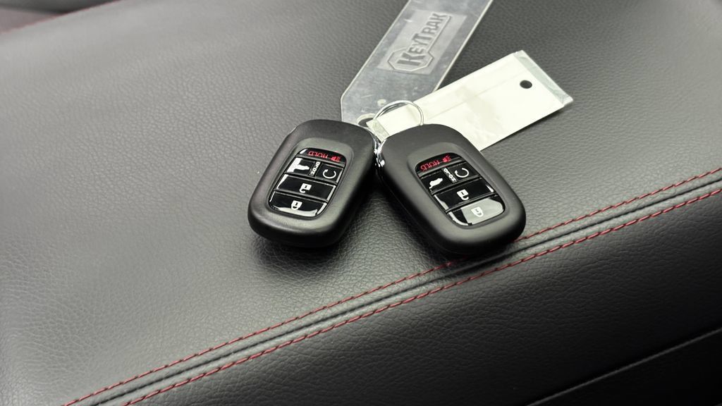 Certified 2025 Honda Pilot Black Edition image 52