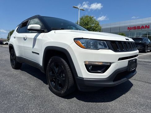 Used 2021 Jeep Compass Latitude AWD/4WD image 3