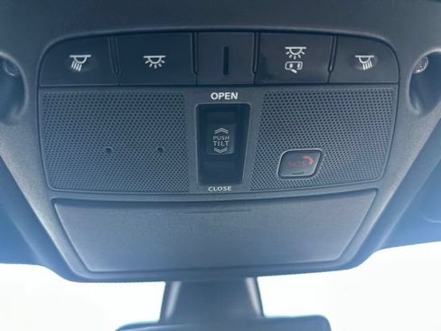 Used 2023 Nissan Maxima SR w/ Sport Mat Group FWD image 32