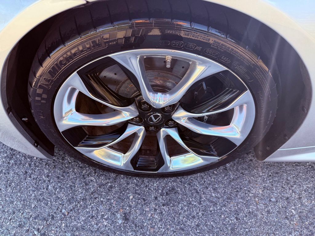 Used 2018 Lexus LC 500 Coupe w/ Performance Package RWD image 15